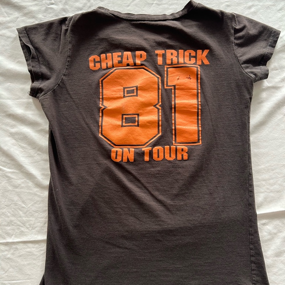 Vintage Cheap Trick band concert T-Shirt 1981 on the back - Picture 6 of 15